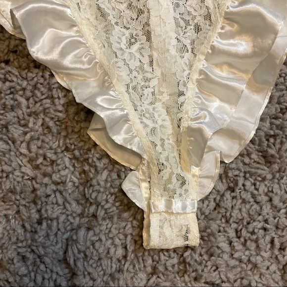 VINTAGE Gold Label VS White Lace Teddy Bodysuit - Picture 4 of 13